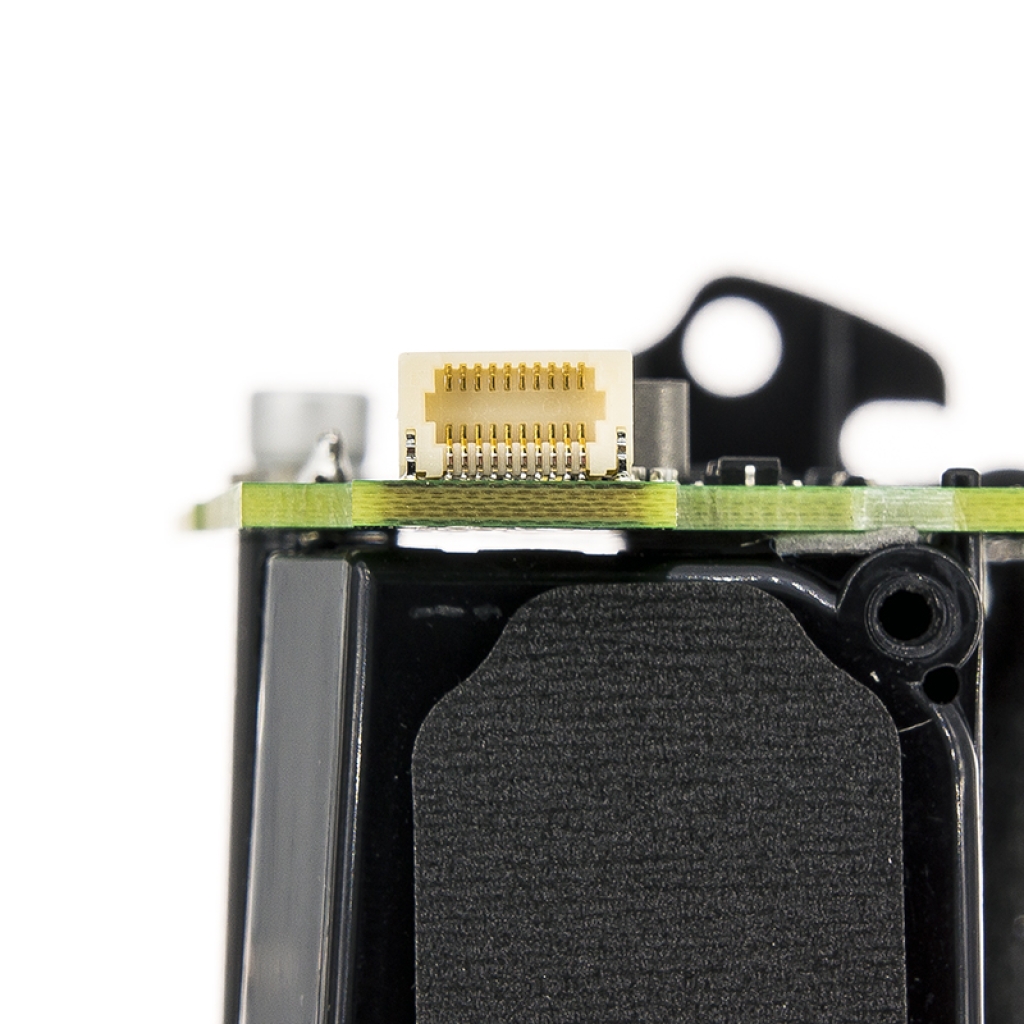 Primo piano del connettore FPC multipin sul bordo del PCB del pacco batteria